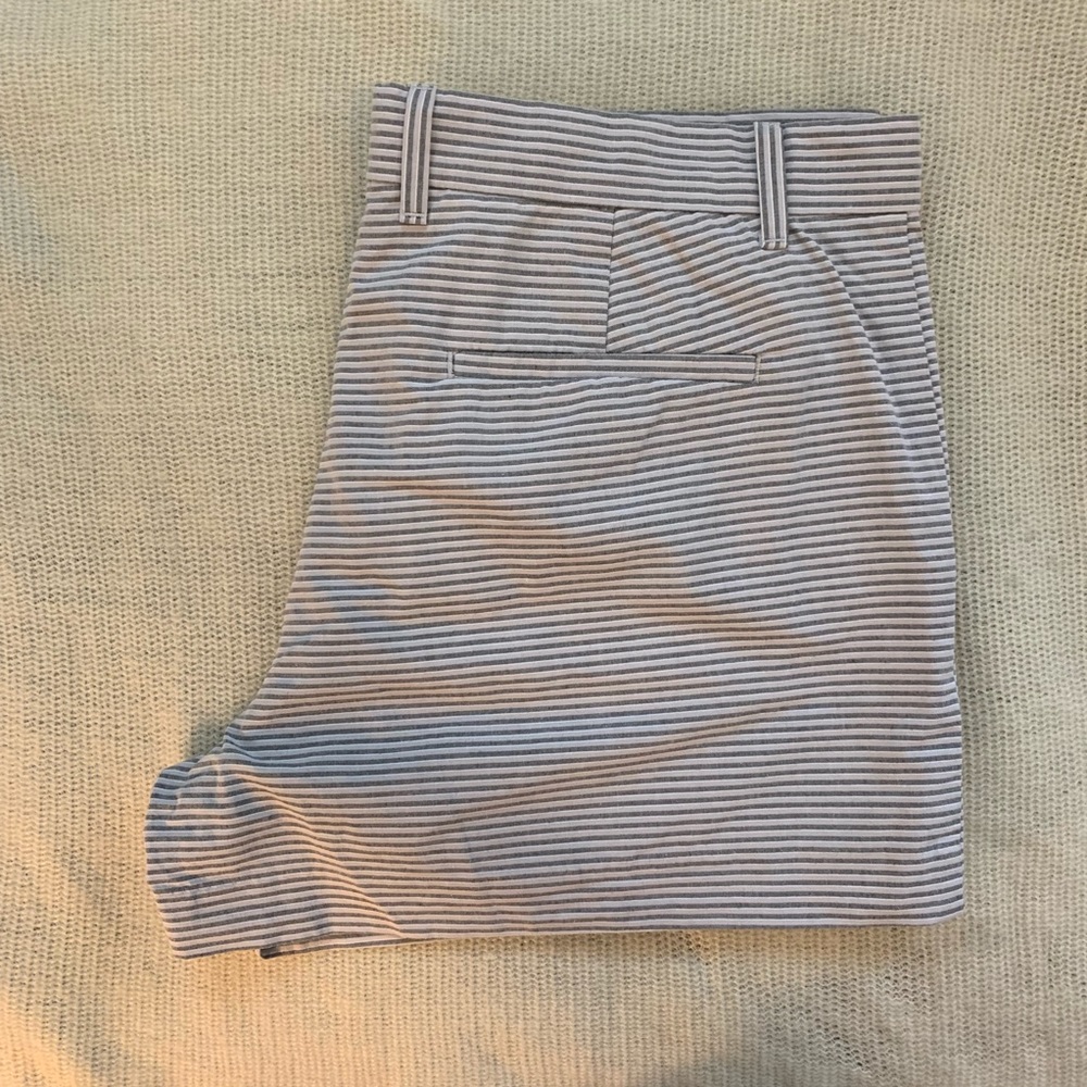 GAP “Summer Short” Khakis